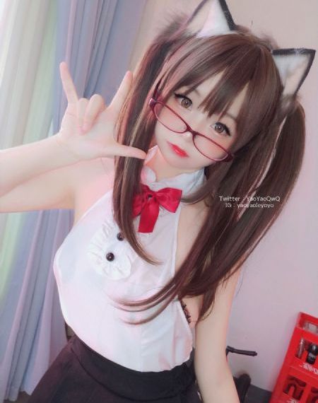 欧美最大人体模_十万网红美女美酱