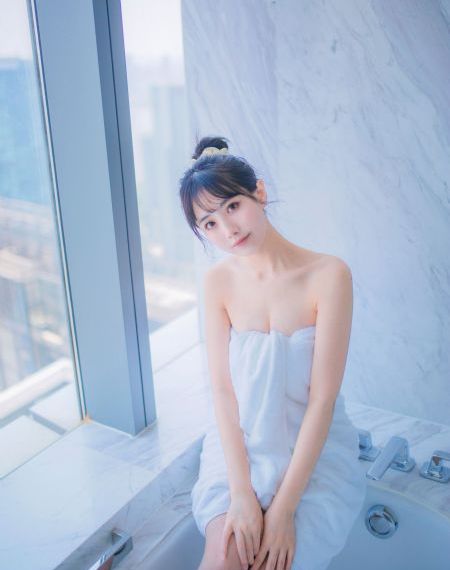 欧美服装配色_BD国语高清迅雷在线观看