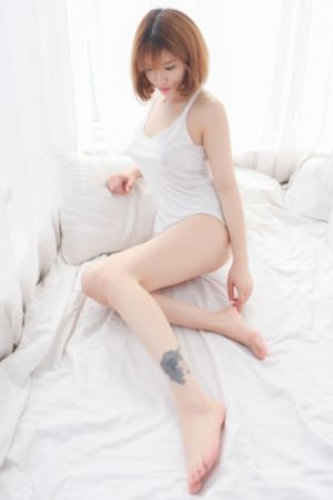 欧美超模冬季搭配白色_HD在线播放观看