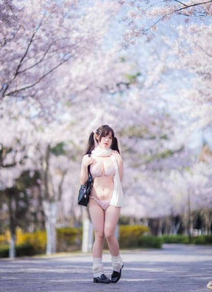 日韩美女的逼_BD国语免费高清观看