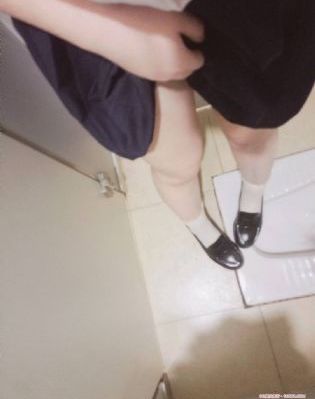 色噜噜综合熟女人妻一区_720日韩电影在线