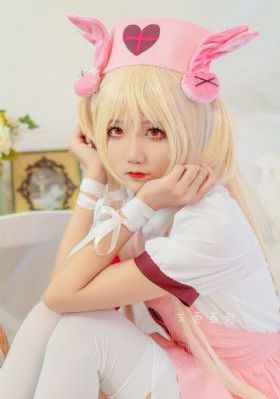 欧美美女脱衣舞_BD国语在线手机播放